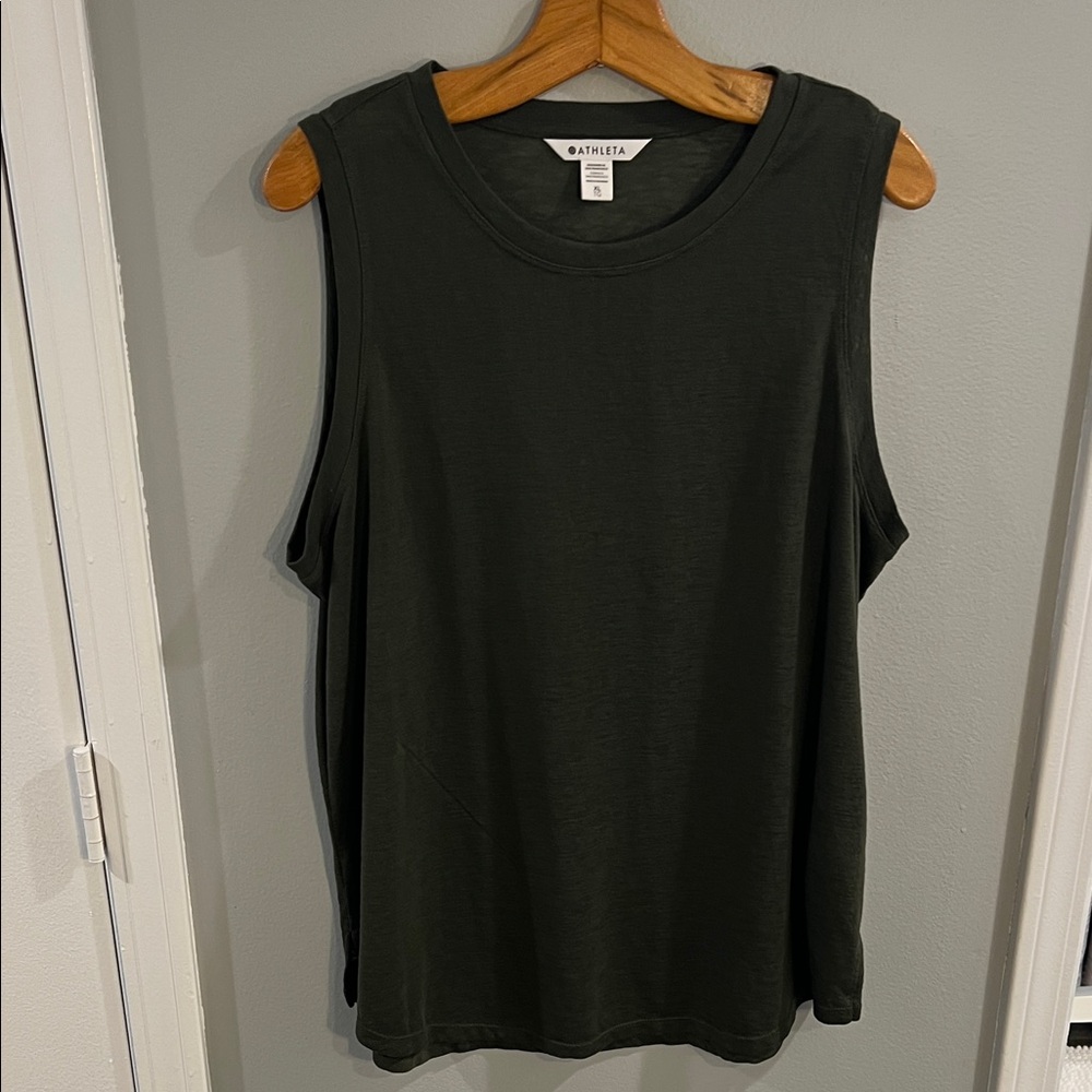 Athleta Women's Dark Green Muscle Tee